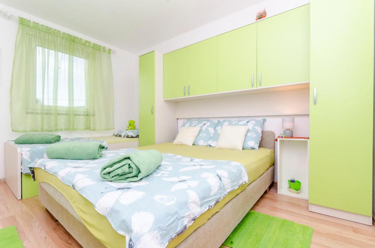 Apartment Branislava Рогозница Екстериор снимка